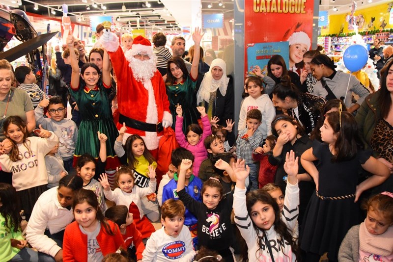 Biggest Christmas Reveal event at Toy Store-ABC Verdun